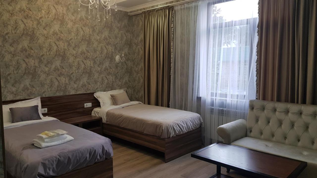 Nomad Hotel Bishkek Halal Extérieur photo
