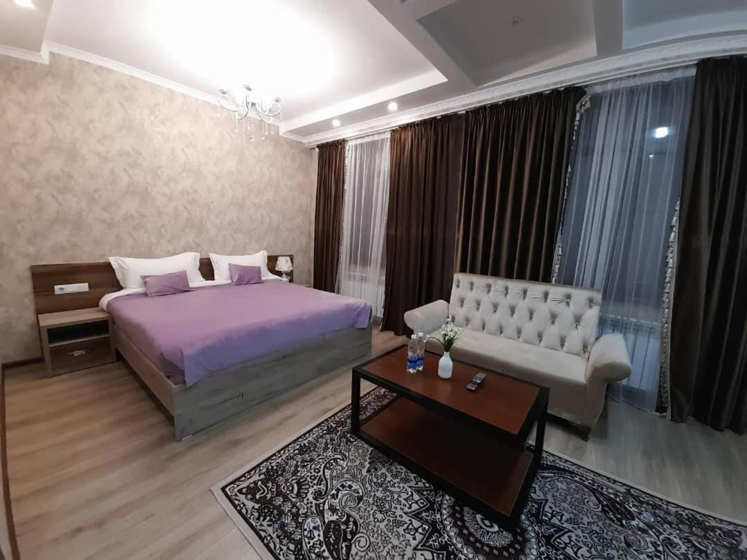 Nomad Hotel Bishkek Halal Extérieur photo