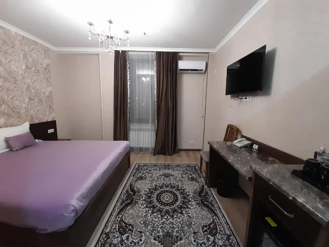 Nomad Hotel Bishkek Halal Extérieur photo