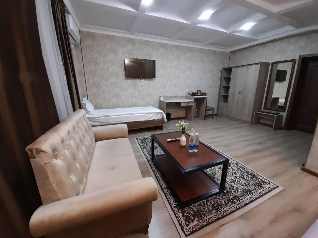 Nomad Hotel Bishkek Halal Extérieur photo